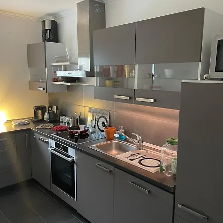 Private With Garden 2 Bedrooms 1 Bathroom Complete Apartman *