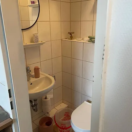 Private With Garden 2 Bedrooms 1 Bathroom Complete