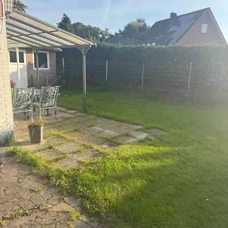Private With Garden 2 Bedrooms 1 Bathroom Complete *
