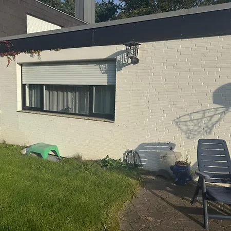 Private With Garden 2 Bedrooms 1 Bathroom Complete * Norderstedt