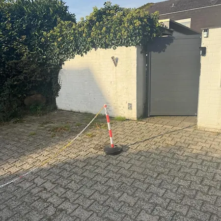 Private With Garden 2 Bedrooms 1 Bathroom Complete